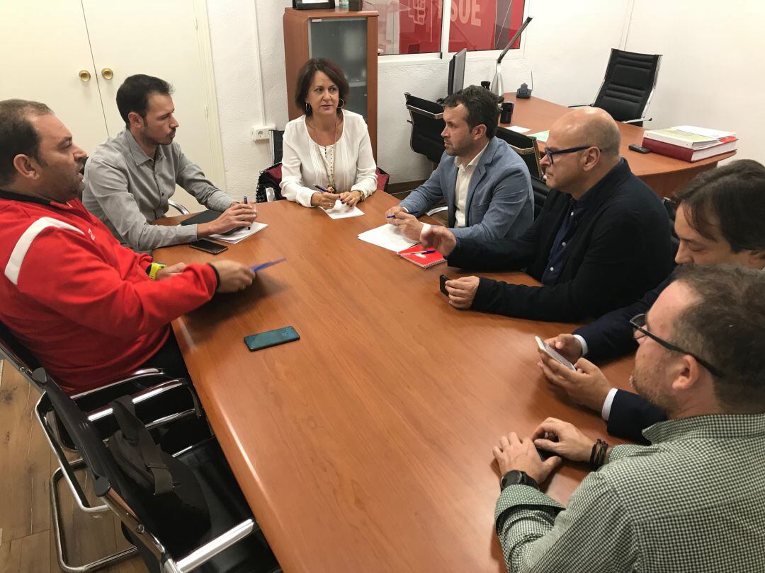Reunión entre caseteros y socialistas en la capital