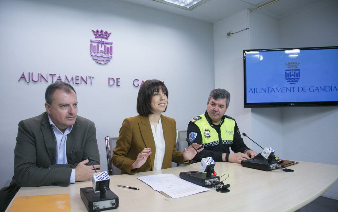 Carlos Marco, Diana Morant y Salvador Morant en la presentación de la Smart Office