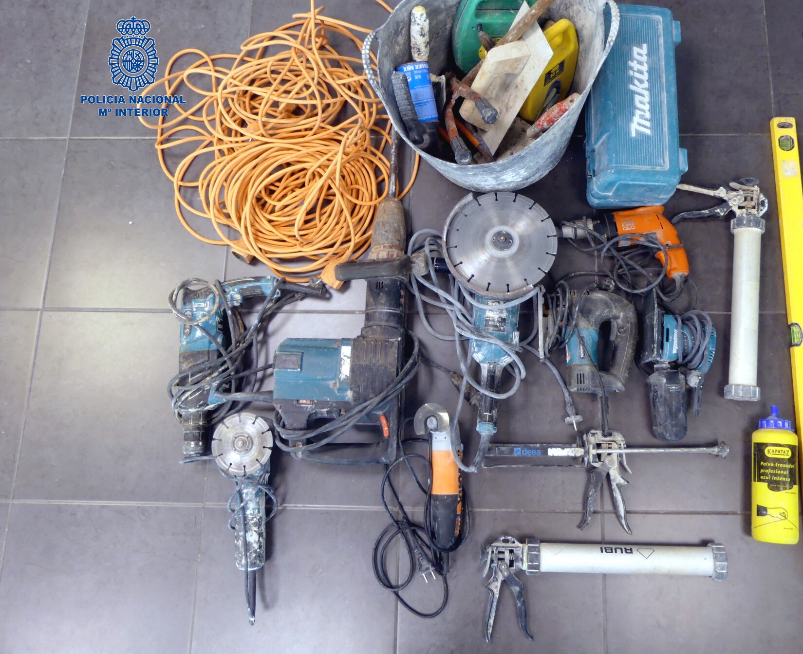 Objectes que la Policía Nacional va recuperar després de detenir al presumpte autor.