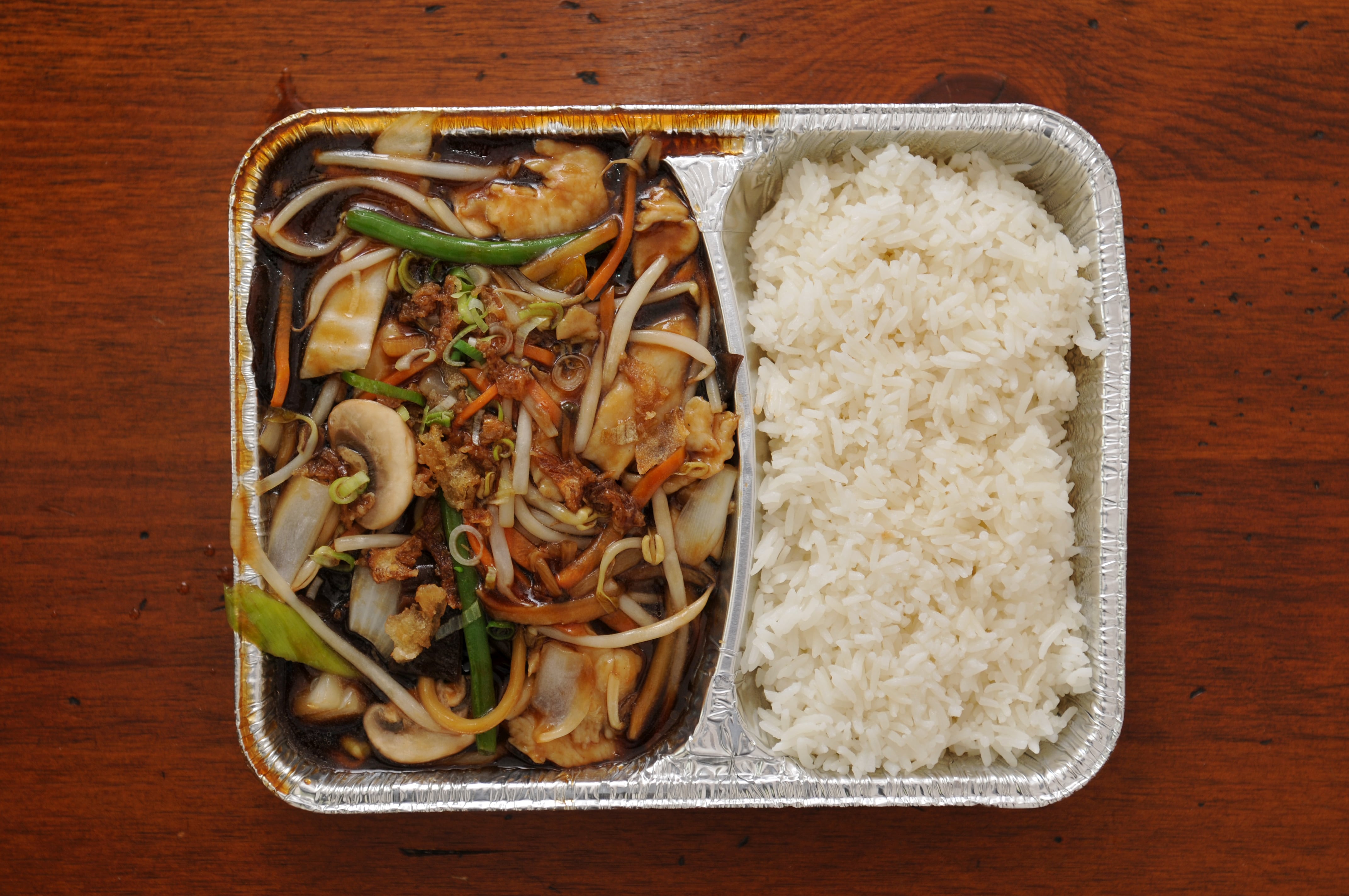 (GERMANY OUT) Chinese Fast Food, Chop Suey with rice  (Photo by Schöning/ullstein bild via Getty Images)