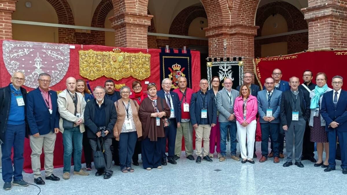Una delegación de 25 cofrades de la Semana Santa de Gandia participan en el Encuentro Nacional de León