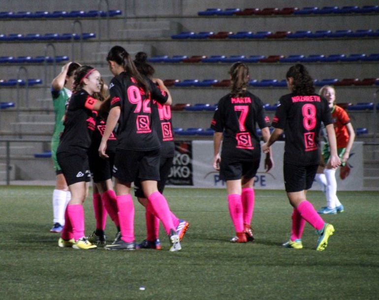 El Elda Promesas Femenino celebró triunfo, ascenso y título