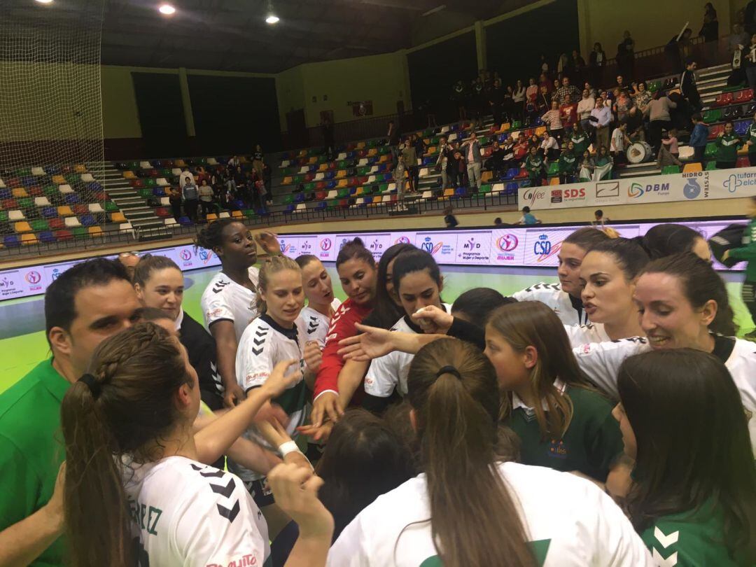 Las jugadoras del Elche tras vencer al Gijón la pasada Liga