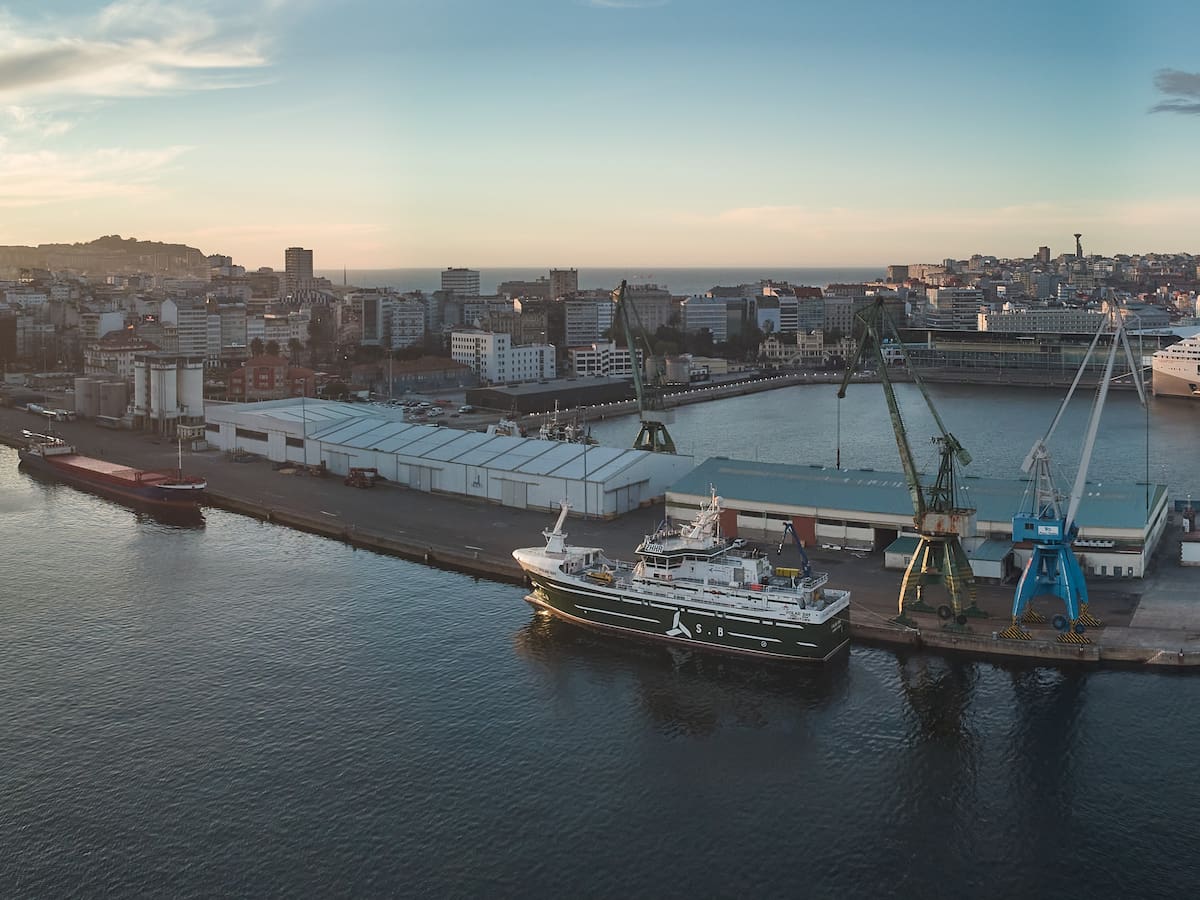 El PP afea al Concello su cambio de posición sobre el puerto y Marea presiona para que se hable ya de los usos
