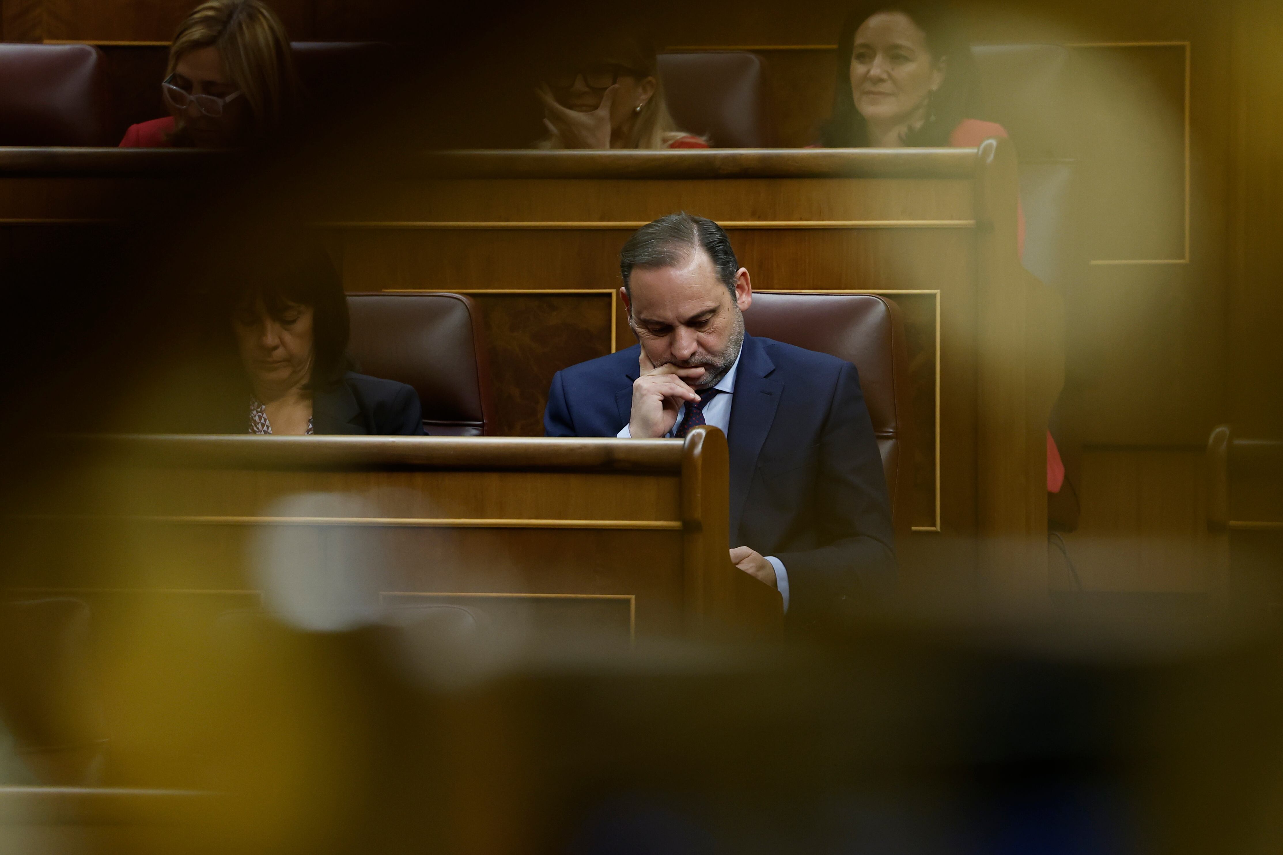 El diputado socialista José Luis Ábalos durante el pleno en el Congreso. Archivo.