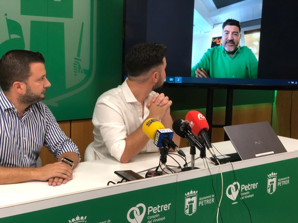 Tony Aguilar participa en la rueda de prensa