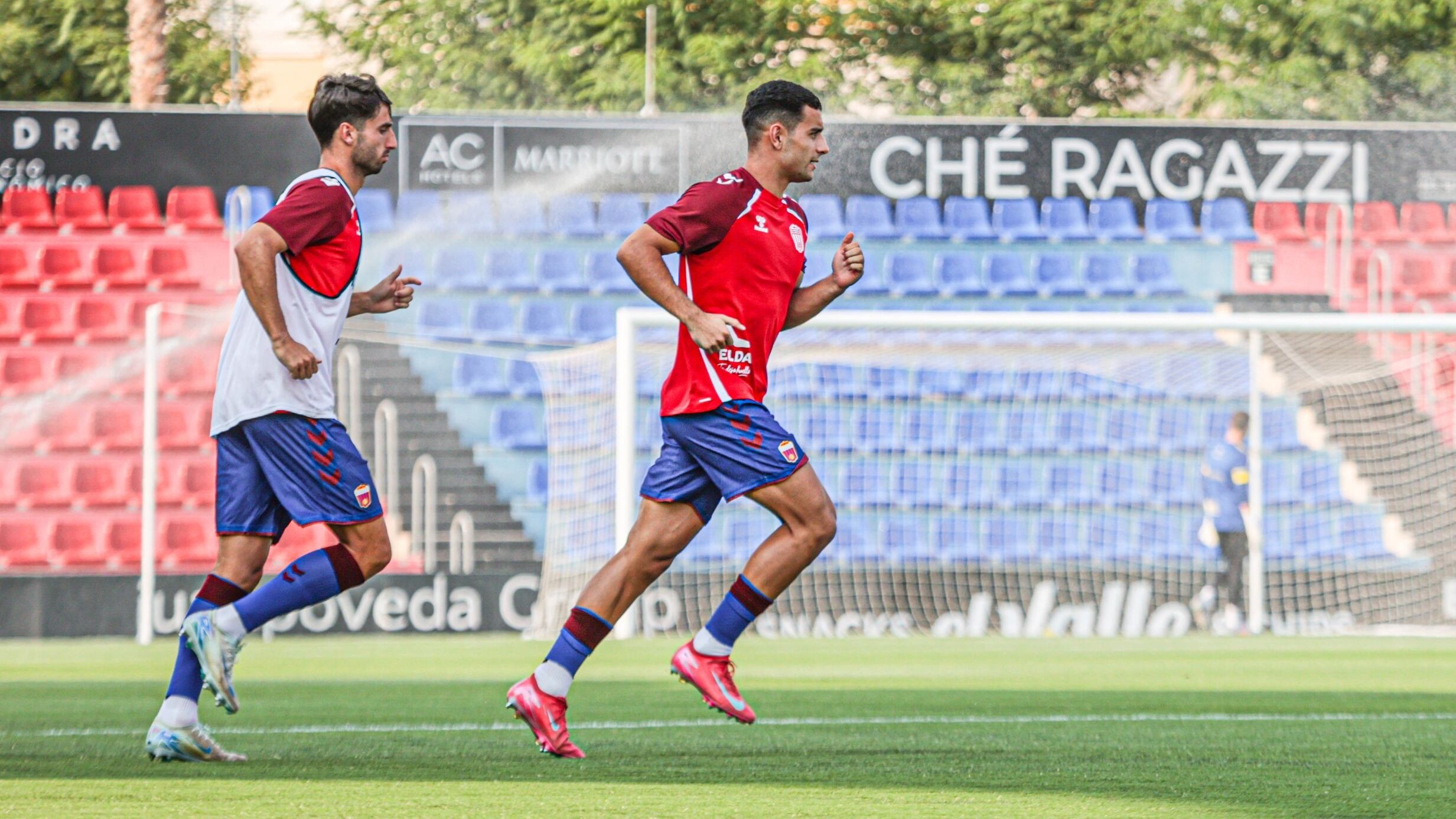 El Eldense está listo para el estreno en su campo