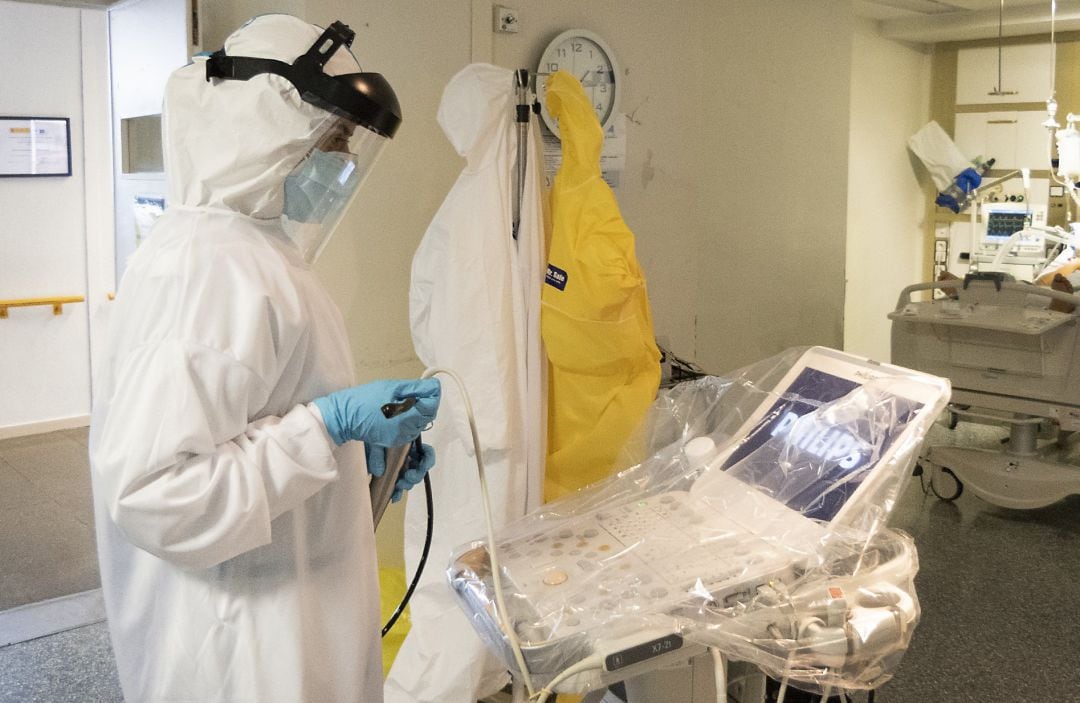 Persona que trabaja en la UCI de un hospital