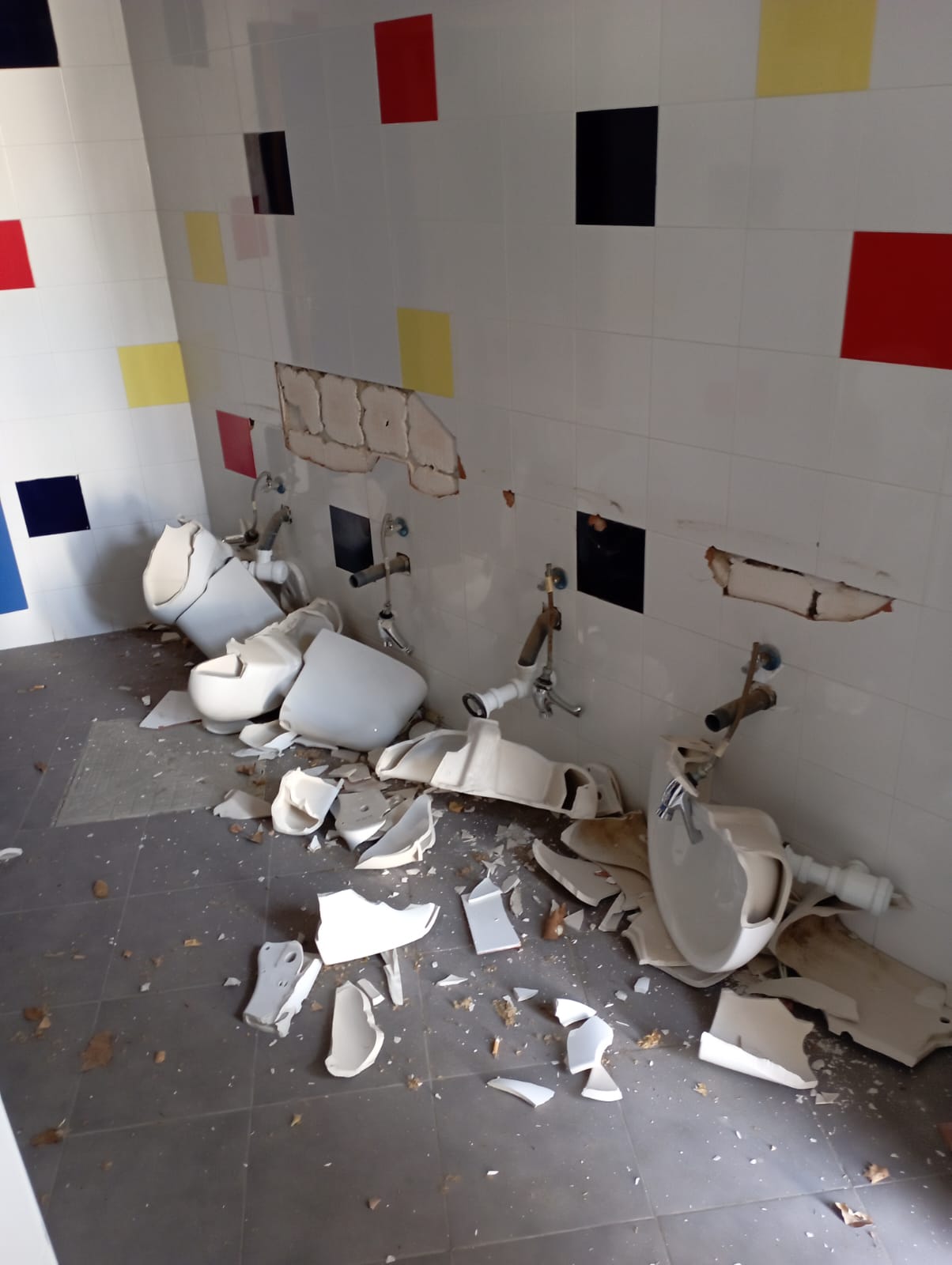 Denuncian actos vandálicos en los aseos de la Caseta de los Jardinillos. Imagen del Ayuntamiento de Albacete.