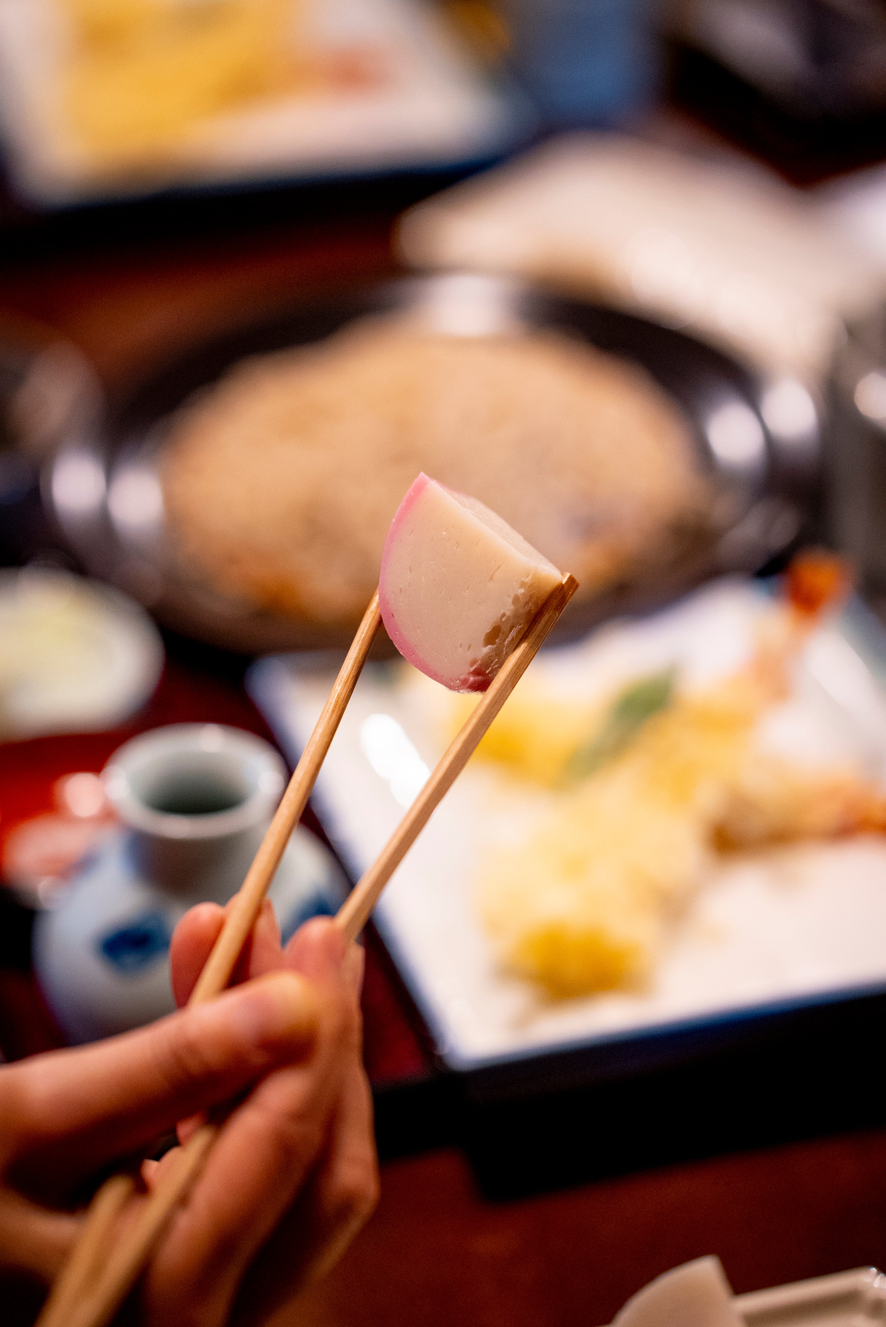 Pieza de surimi en un bento del restaurante Bentay de Osaka.