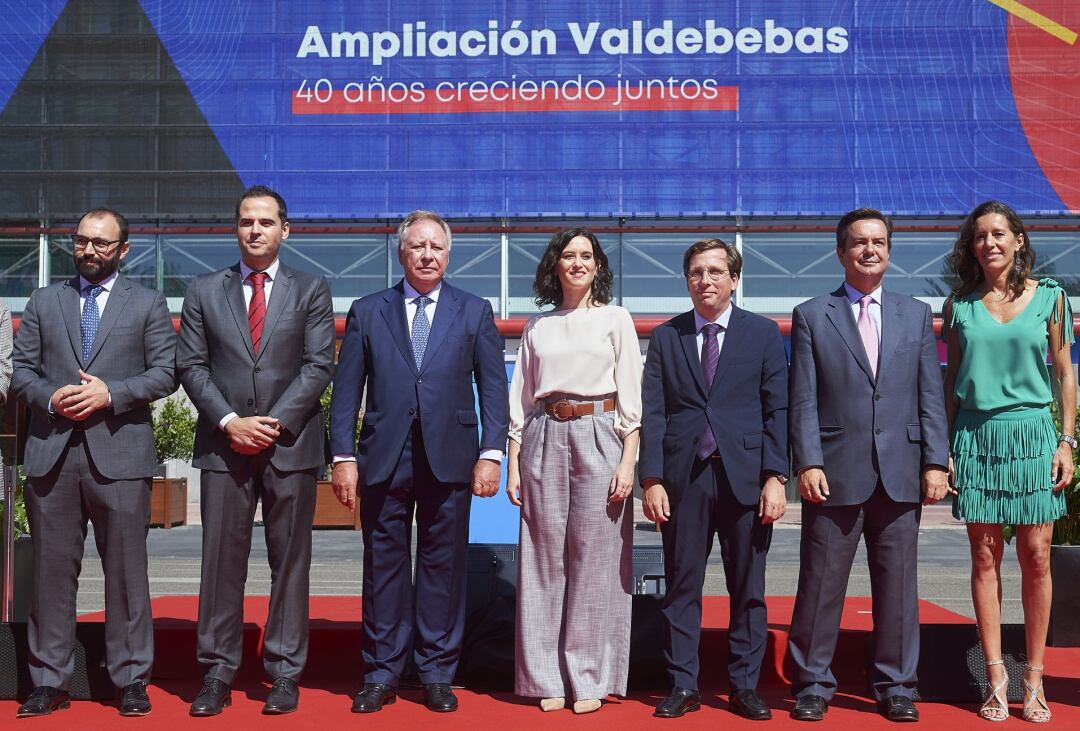 Foto de familia en la ampliación de IFEMA a Valdebebas