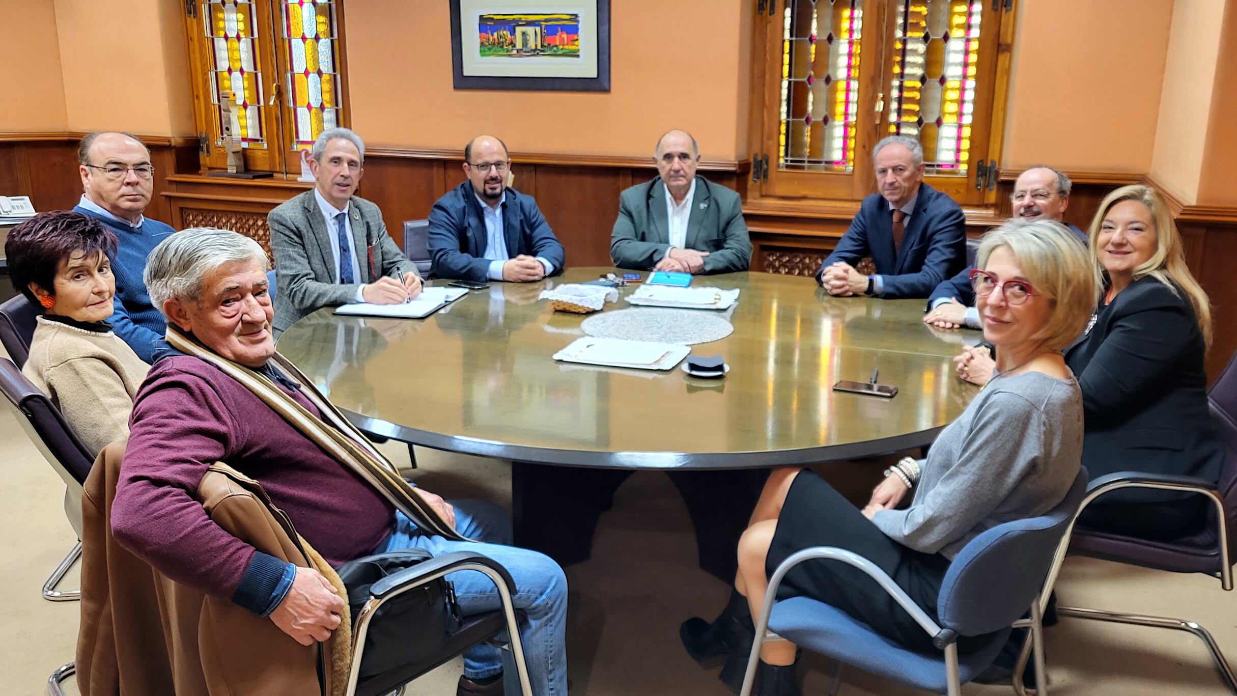 Participantes en la reunión entre CEOE-Huesca y el PAR