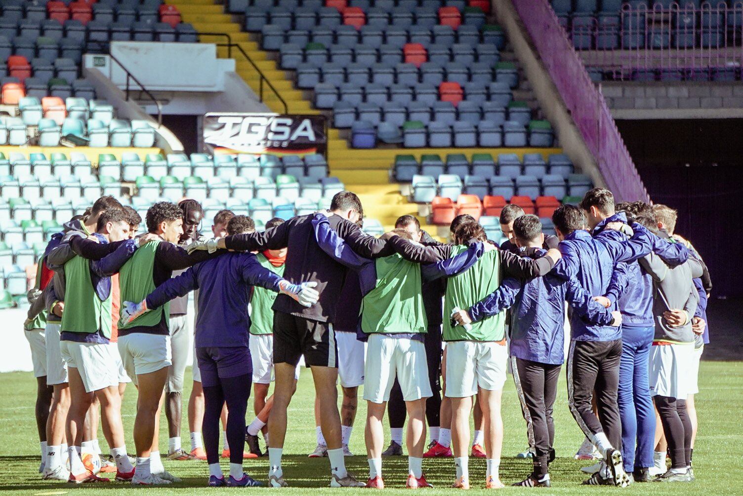 El Salamanca CF, durante un entrenamiento en el Helmántico la pasada semana/Salamanca CF UDS
