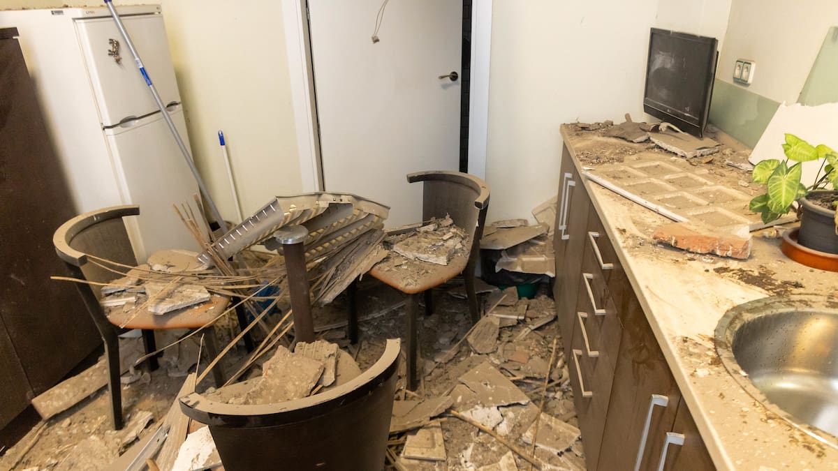 Se cae el techo de un office junto al despacho de la alcaldesa de Guadalajara