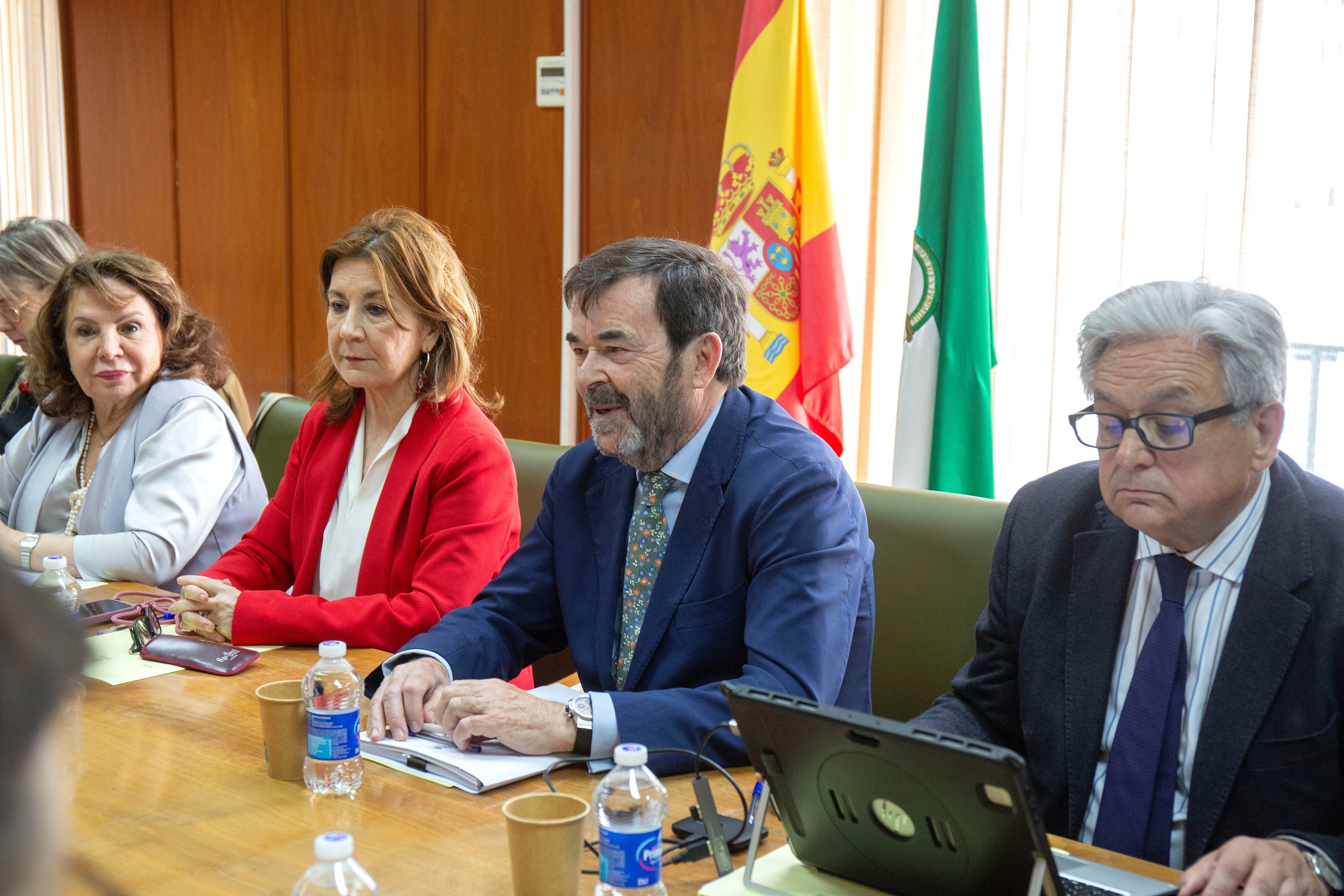 El presidente del CGPJ, Vicente Guilarte (2d), en la reunión que la Comisión Permanente del Consejo General del Poder Judicial