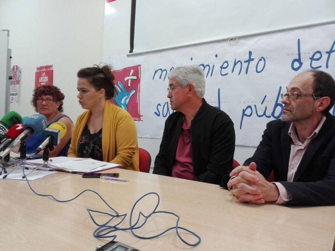 Vanesa Mezquita interviene en una rueda de prensa del Movimiento de la Sanidad Pública