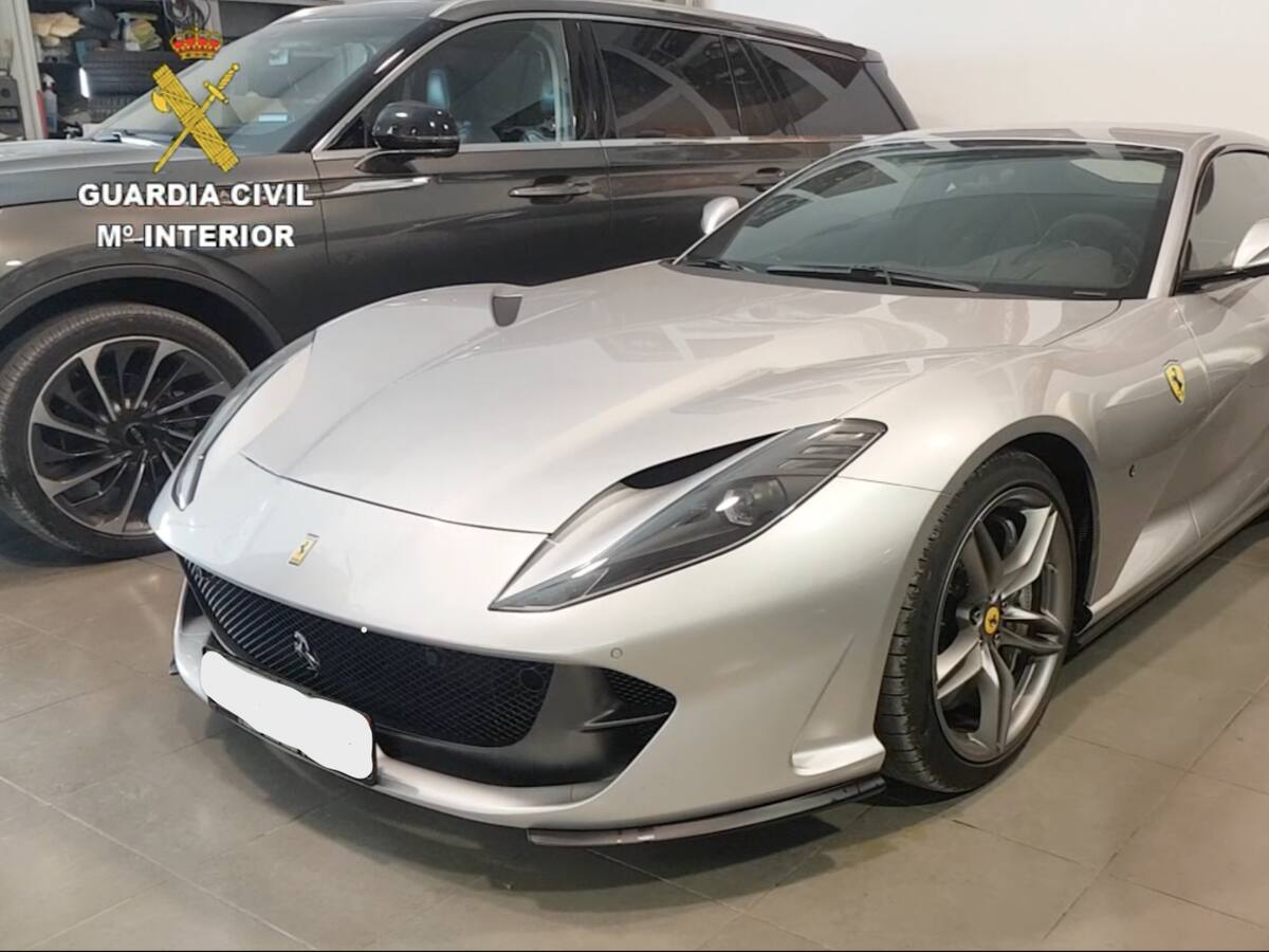 Los traficantes detenidos en Ibiza introducían la droga en la isla en camiones y coches 'caleta'