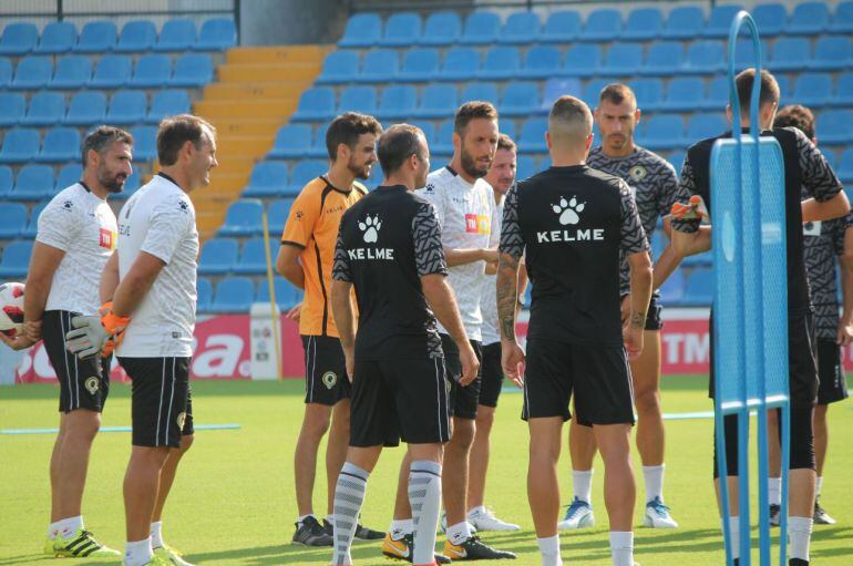 Planagumà conversa con sus jugadores