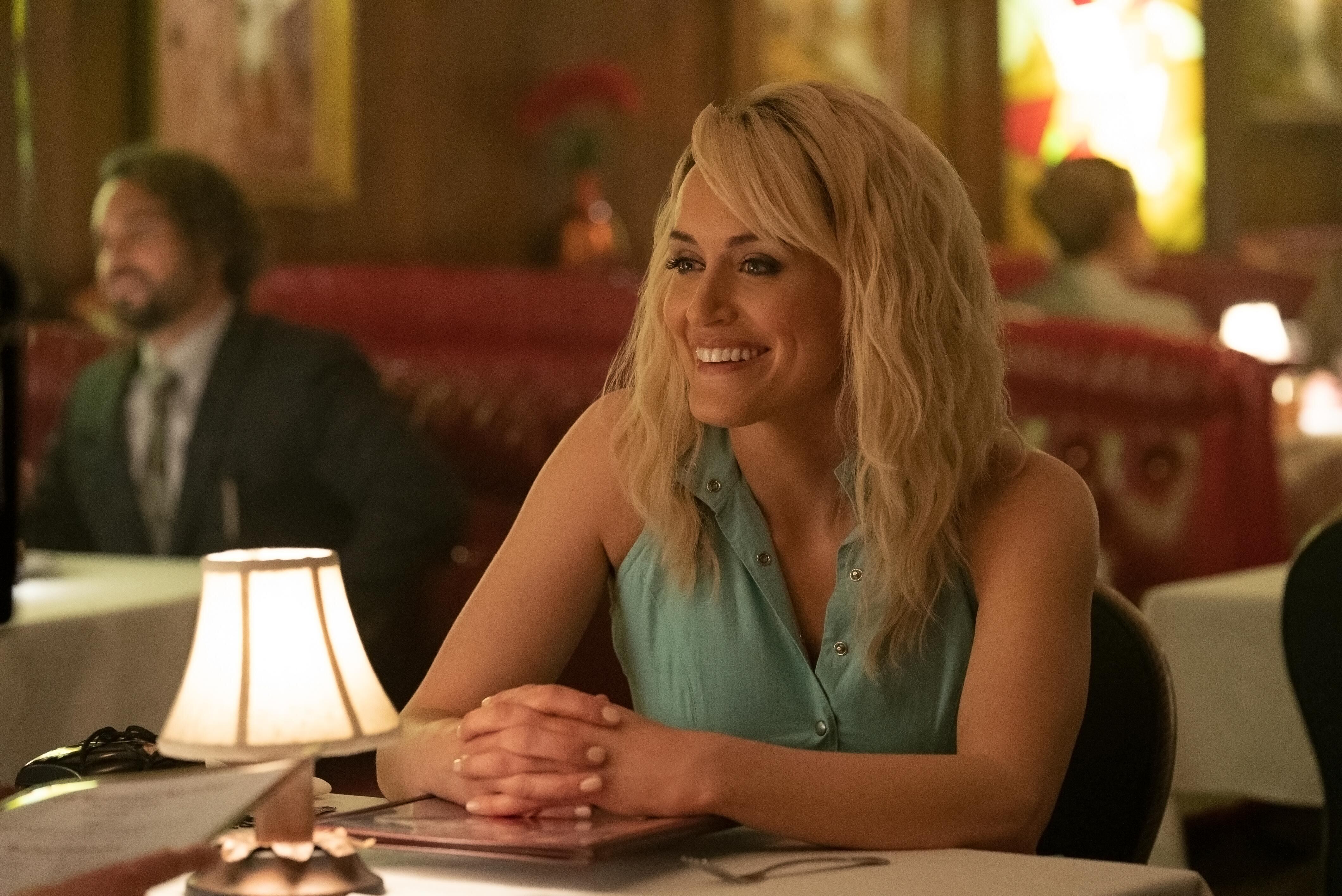 Taylor Schilling en 'Pam & Tommy' / Disney+ España / HULU