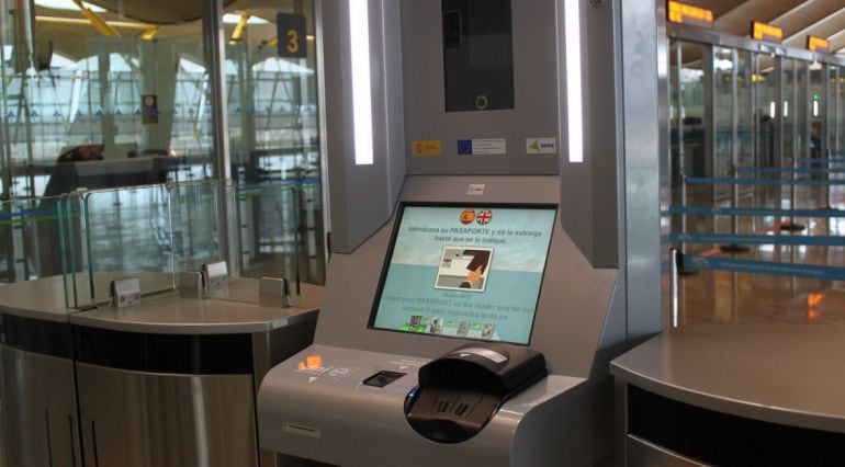 Una imatge del sistema Automatic Border Control que ara s'amplia a l'aeroport del Prat