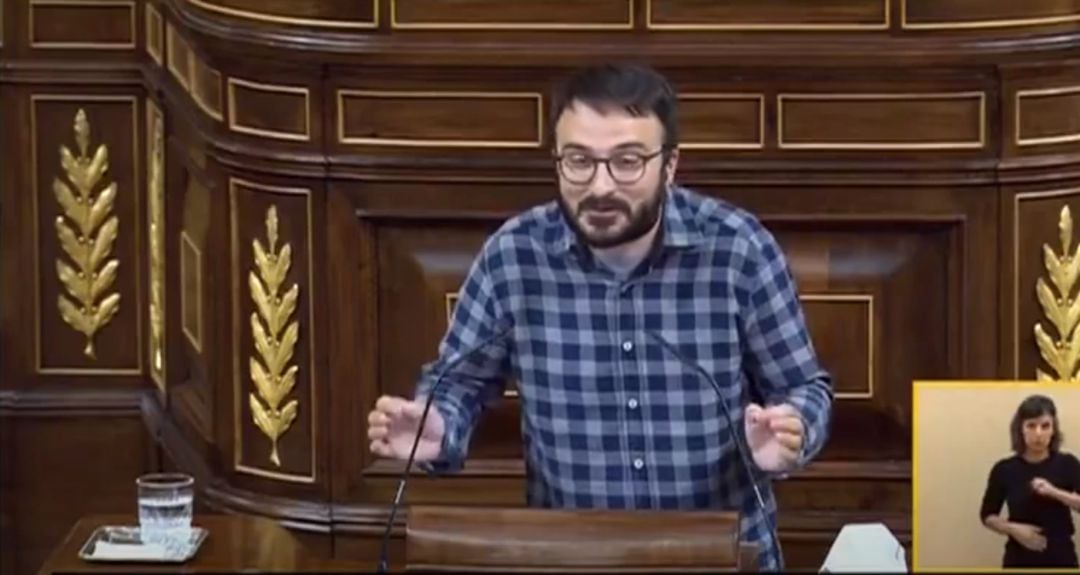 &quot;¡Los herederos del 39 no pasarán!&quot;, ha gritado Botran (CUP) desde la tribuna del Congreso