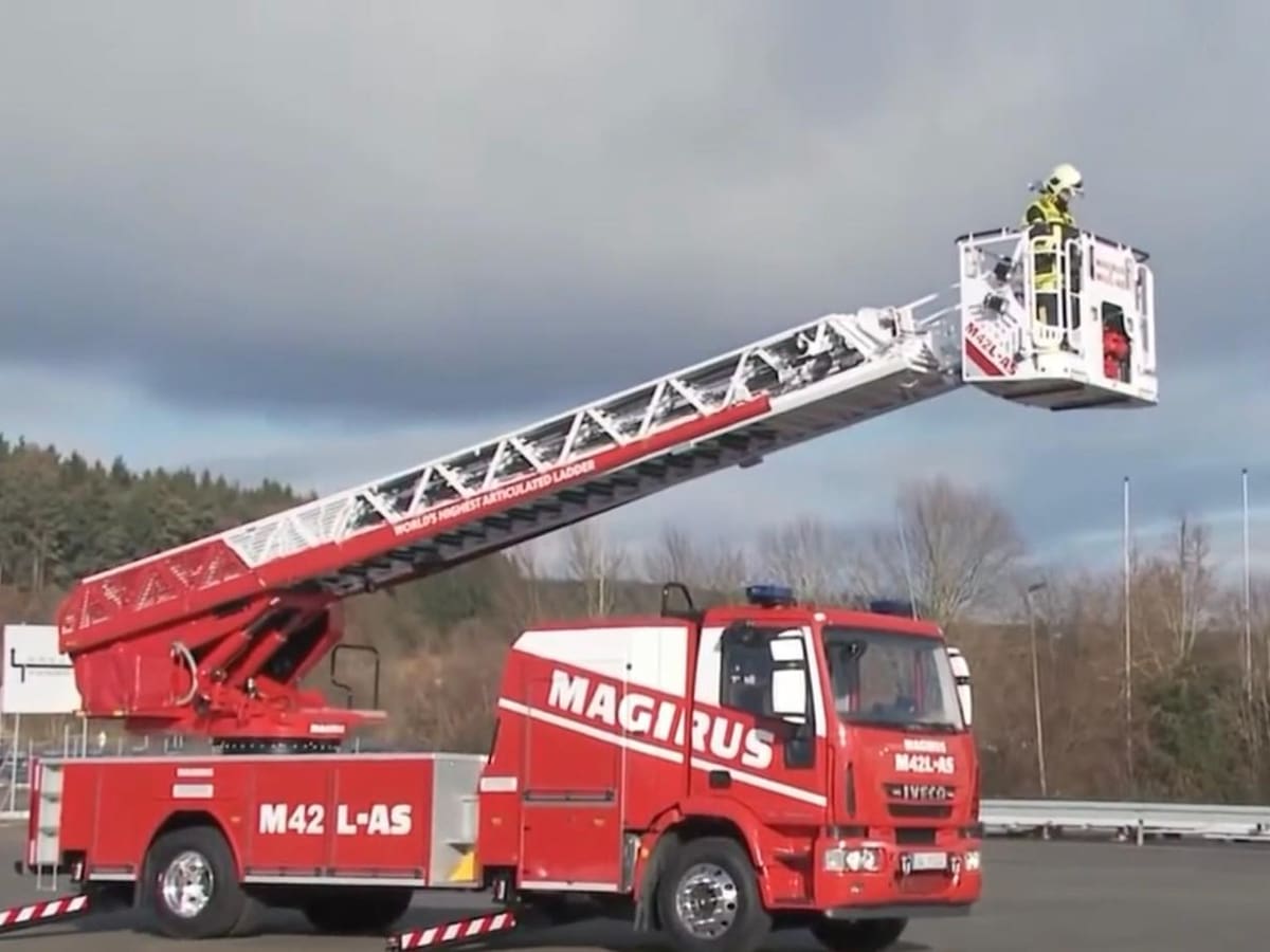 Comprado el nuevo camión autoescala de los bomberos de Guadalajara
