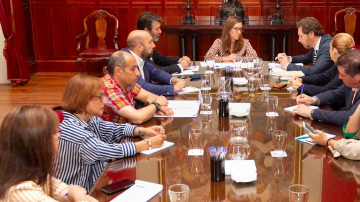 El PSOE cesa a todos los directores de área elegidos por Marea Atlántica