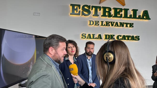 Presentación del III Concurso de Tiraje de Cerveza en la Sala de Catas de Estrella de Levante