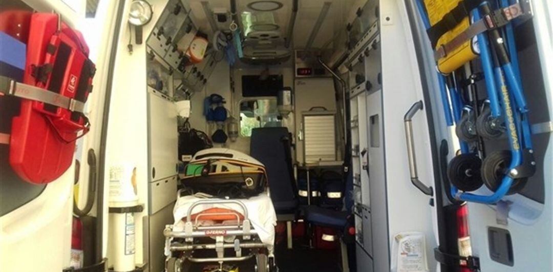 Interior de una ambulancia.