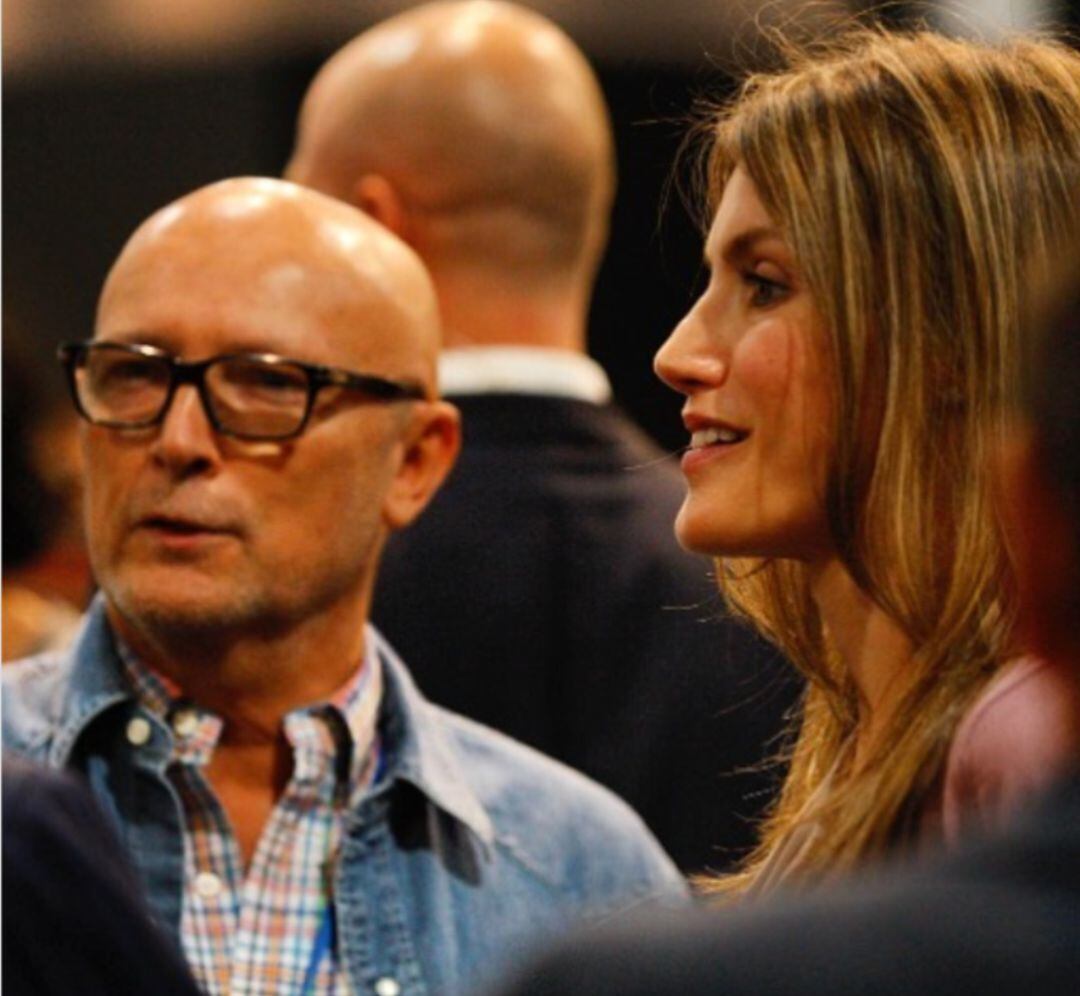 Carlos García-Calvo junto a la Reina Letizia, en una foto de sus redes sociales.