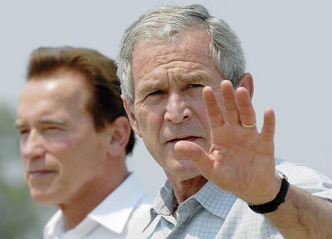 La presidenta de la Cámara de Representantes estadounidense, Nacy Pelosi, asegura en una entrevista para la CNN que el presidente de los Estados Unidos, George Bush es un total desastre y que ha predido toda la credibilidad ante el pueblo americano.