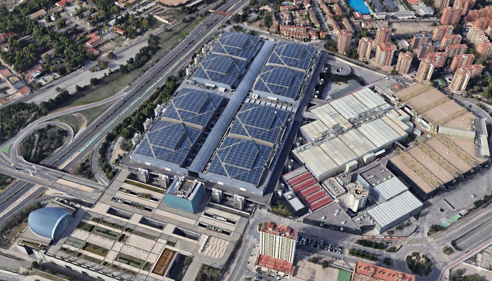 Feria Valencia convierte 40.000 m² de sus cubiertas en un huerto solar capaz de abastecer a 900 hogares (figuración)