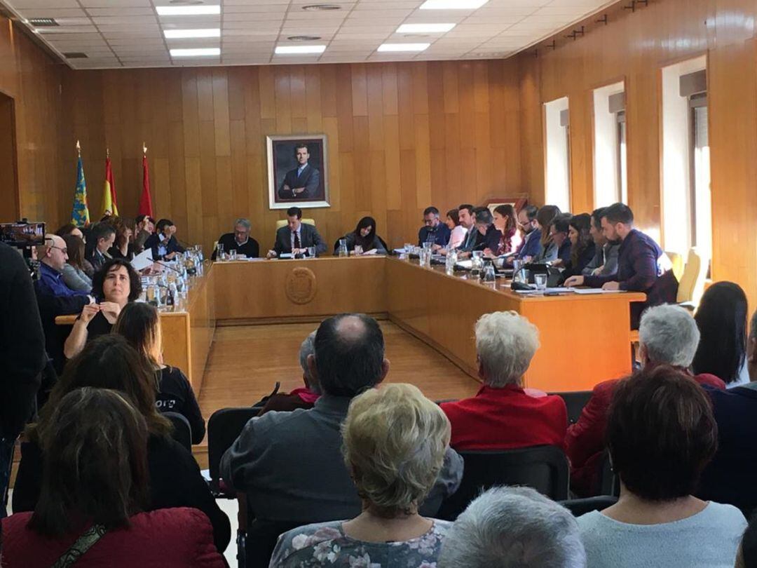 Pleno de presupuestos en Elda