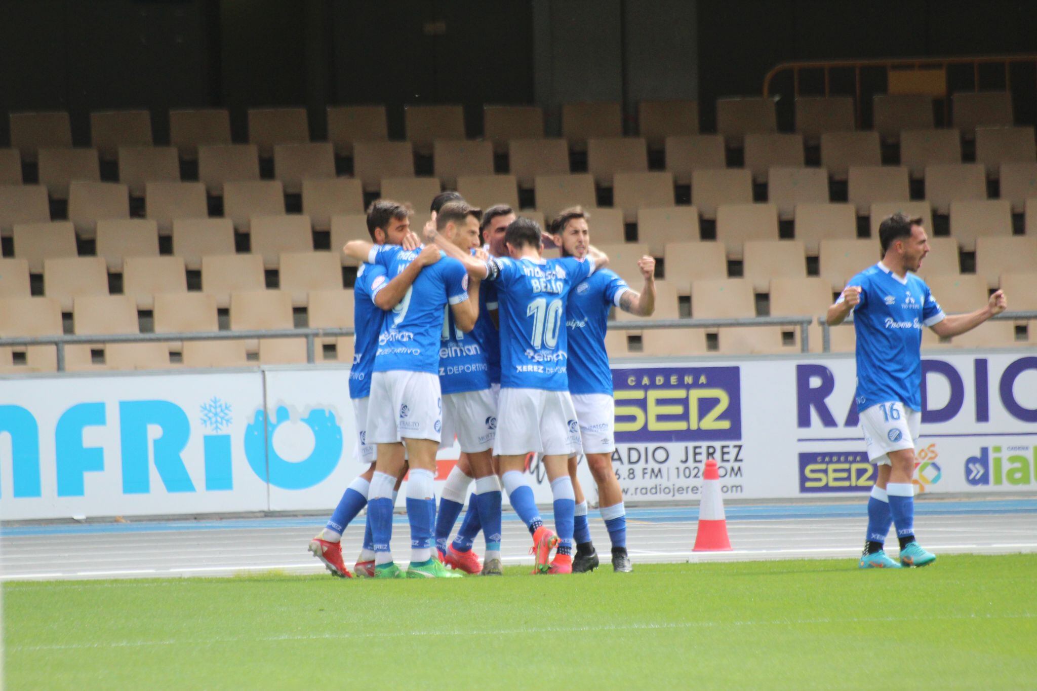 Partido del Xerez DFC ante el Panadería Pulido