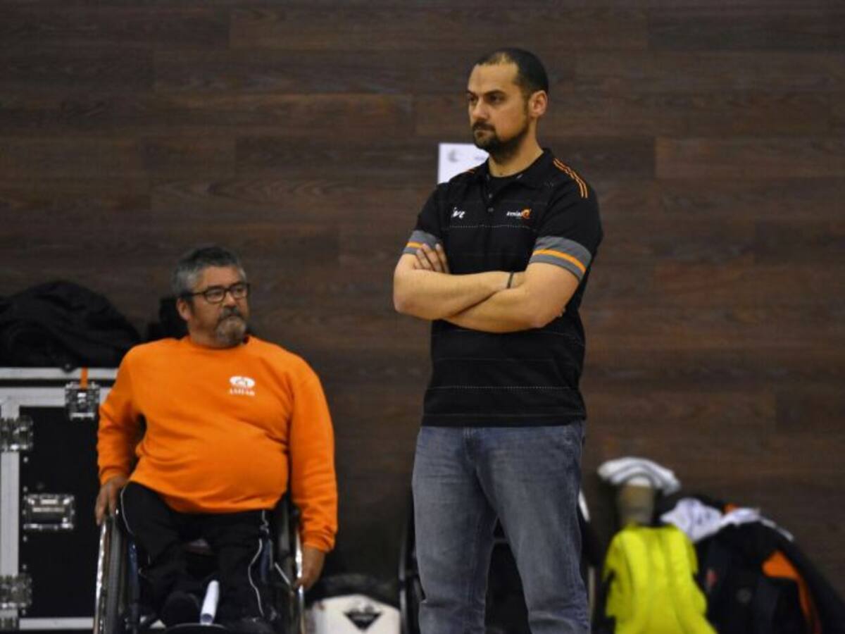 Abraham Carrión deja de ser entrenador del BSR Amiab