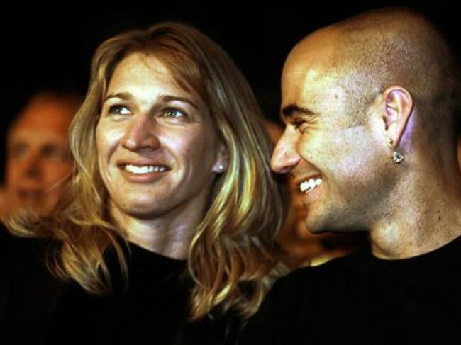 Agassi mira a Steffi Graf, su segunda esposa
