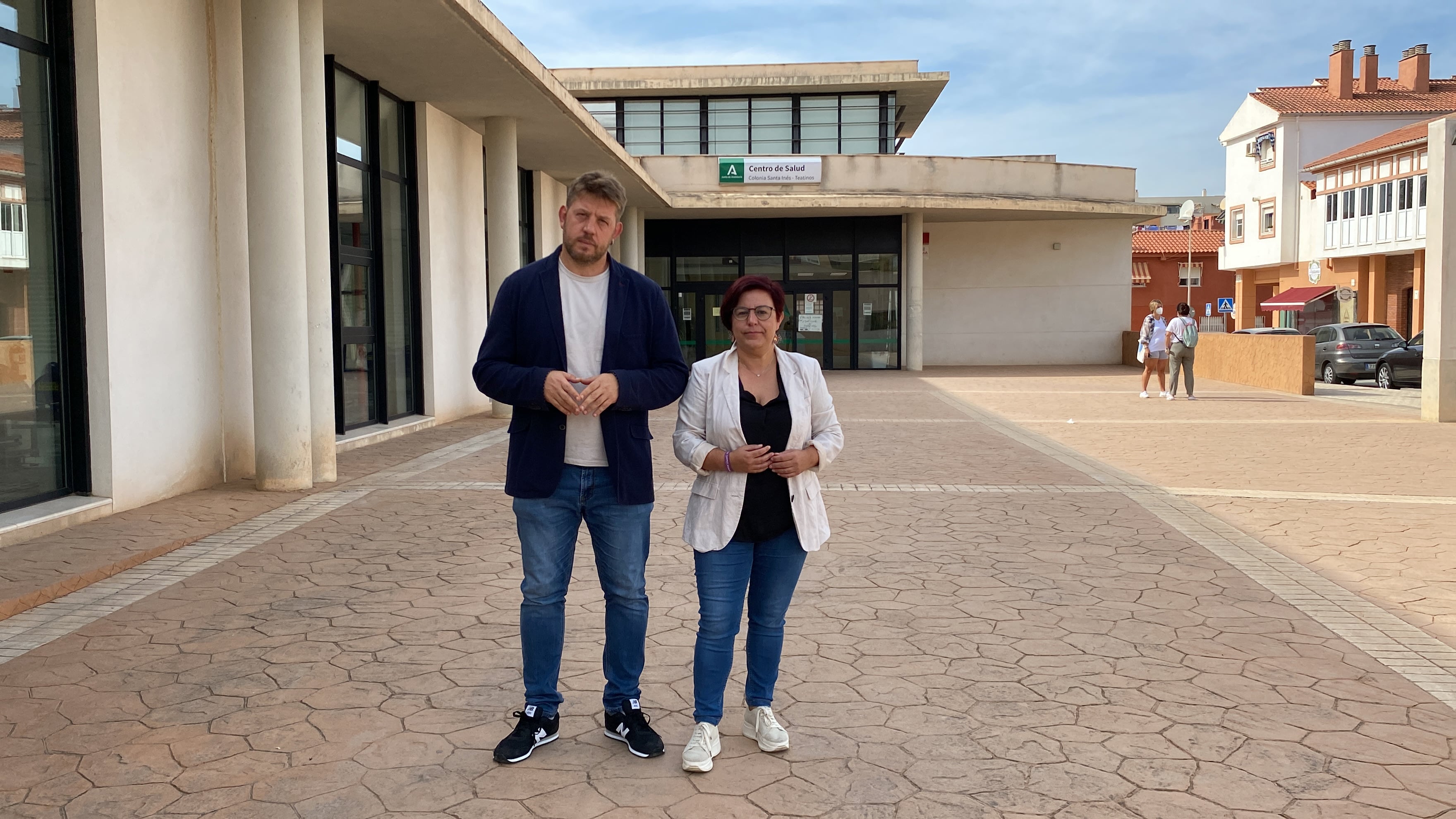 El concejal Nicolás Sguiglia en un centro de salud