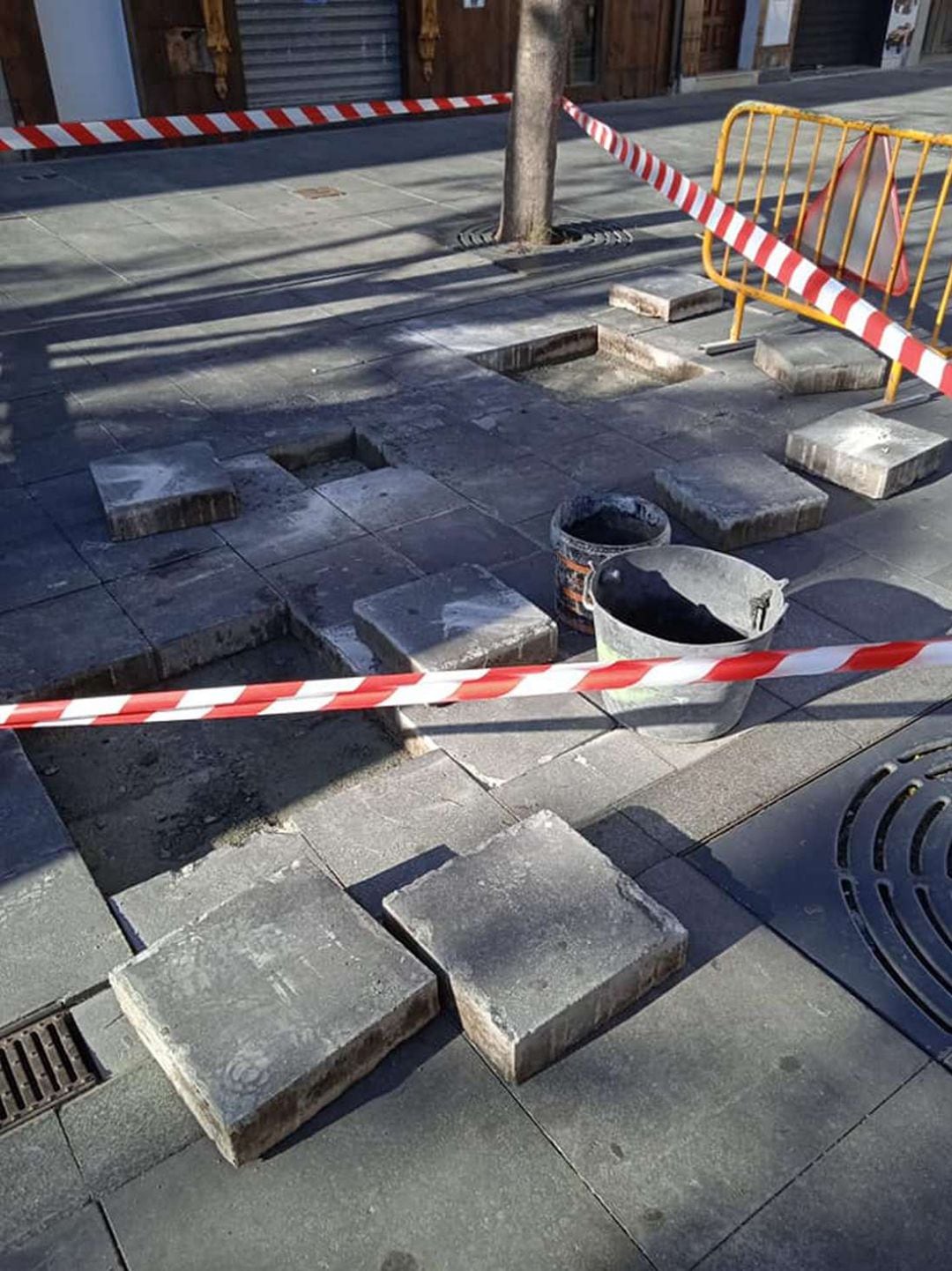 Obras de mejora en la Plaça del Prado de Gandia 