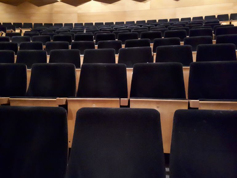 Butacas del Teatro Coliseo que, junto al auditorio del Complejo Educativo, acogerá las representaciones de las Jornadas de Eibar