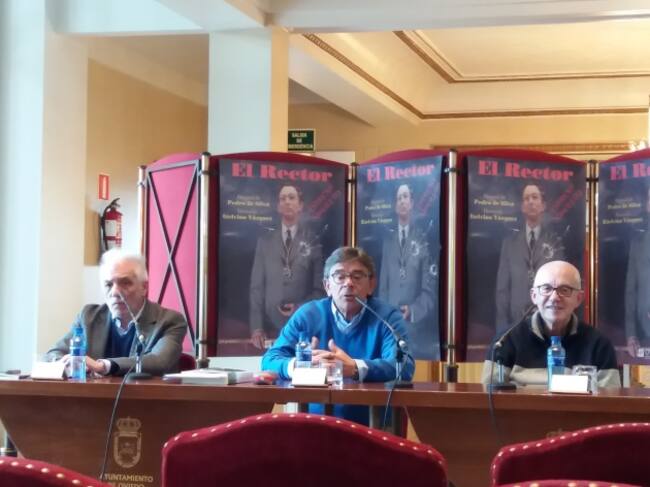 De izquierda a derecha, Pedro de Silva, Roberto Sánchez Ramos y Etelvino Vázquez