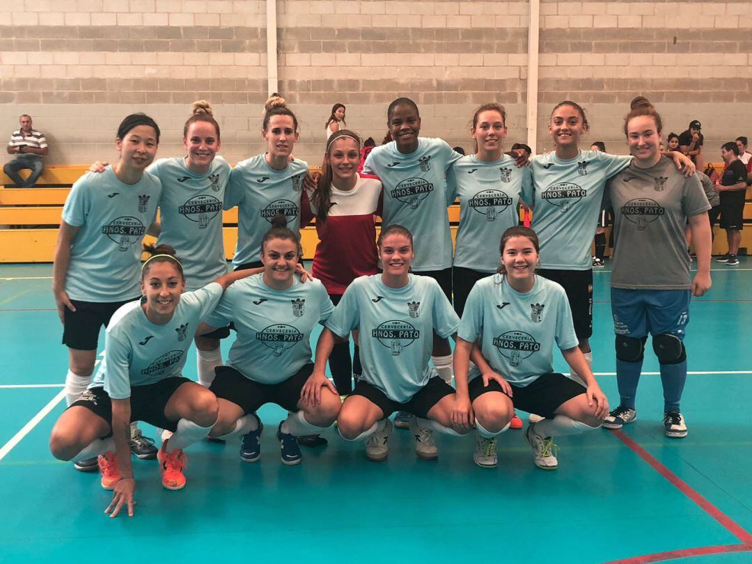 Las jugadoras del Guadalcacín FSF posando antes de comenzar el partido en Algeciras