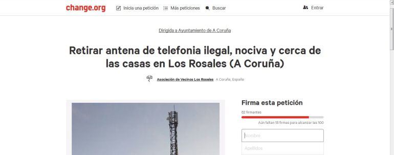 Recogida de firmas de vecinos de Los Rosales