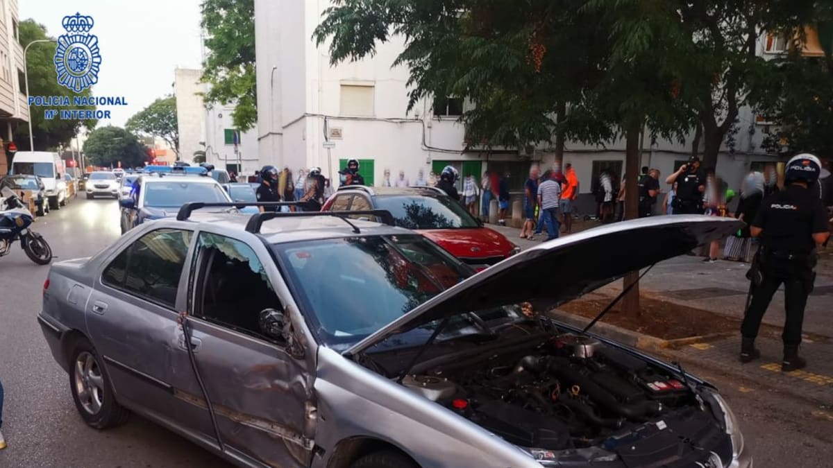 Detenido un hombre por intentar atropellar a varias personas en una calle peatonal