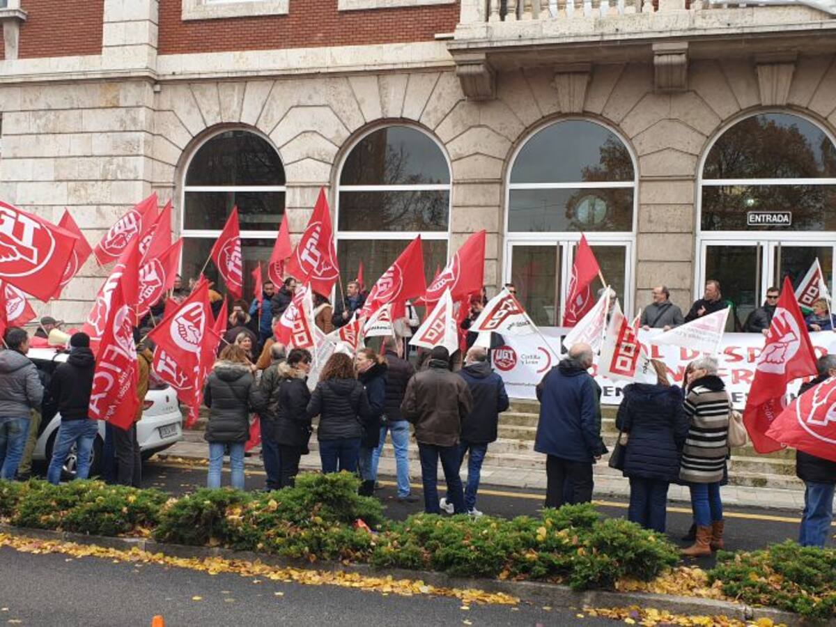 CCOO y UGT dicen "No al despido por enfermar"