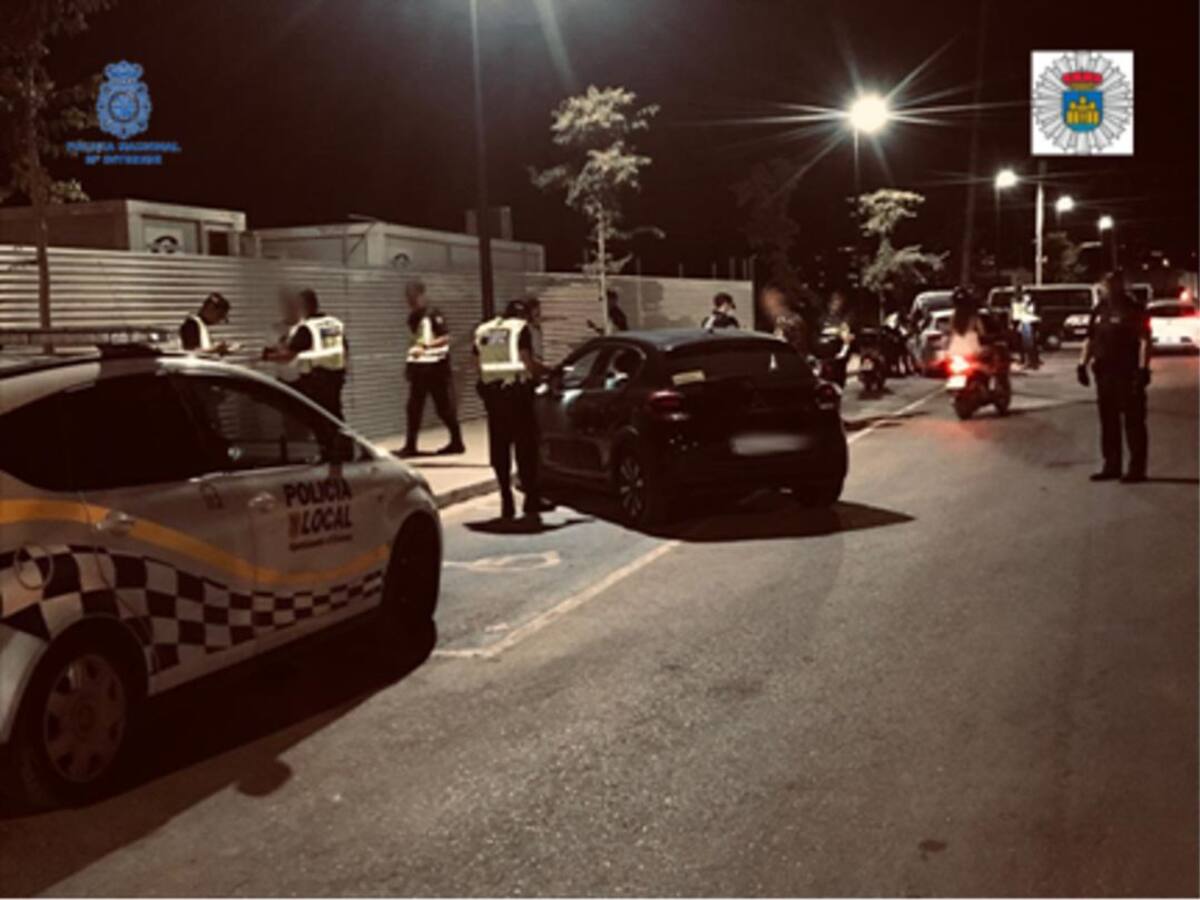 13 denuncias en Ibiza por infracciones de tráfico y 12 positivos en drogas en una noche
