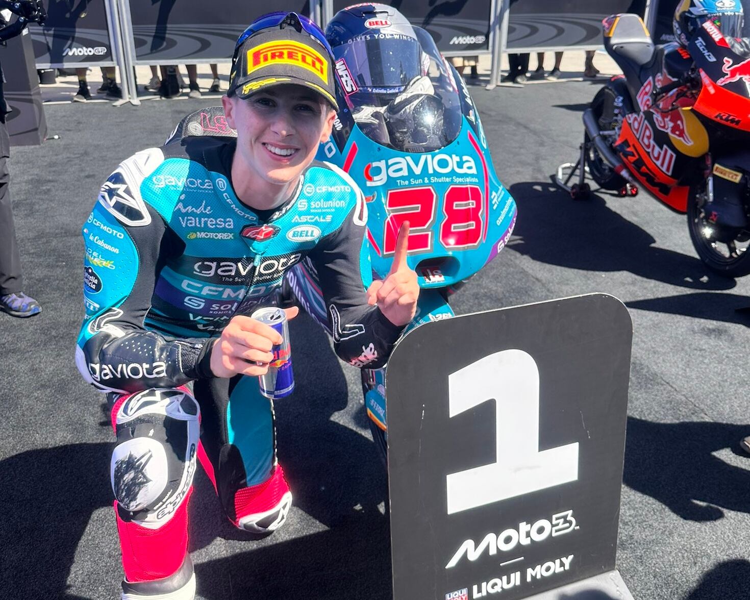 Máximo Quiles gana en Moto3, en Hungría