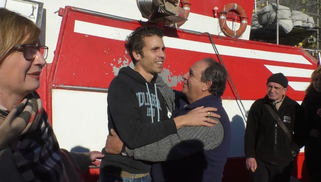 El patrón del barco, a su llegada a puerto.