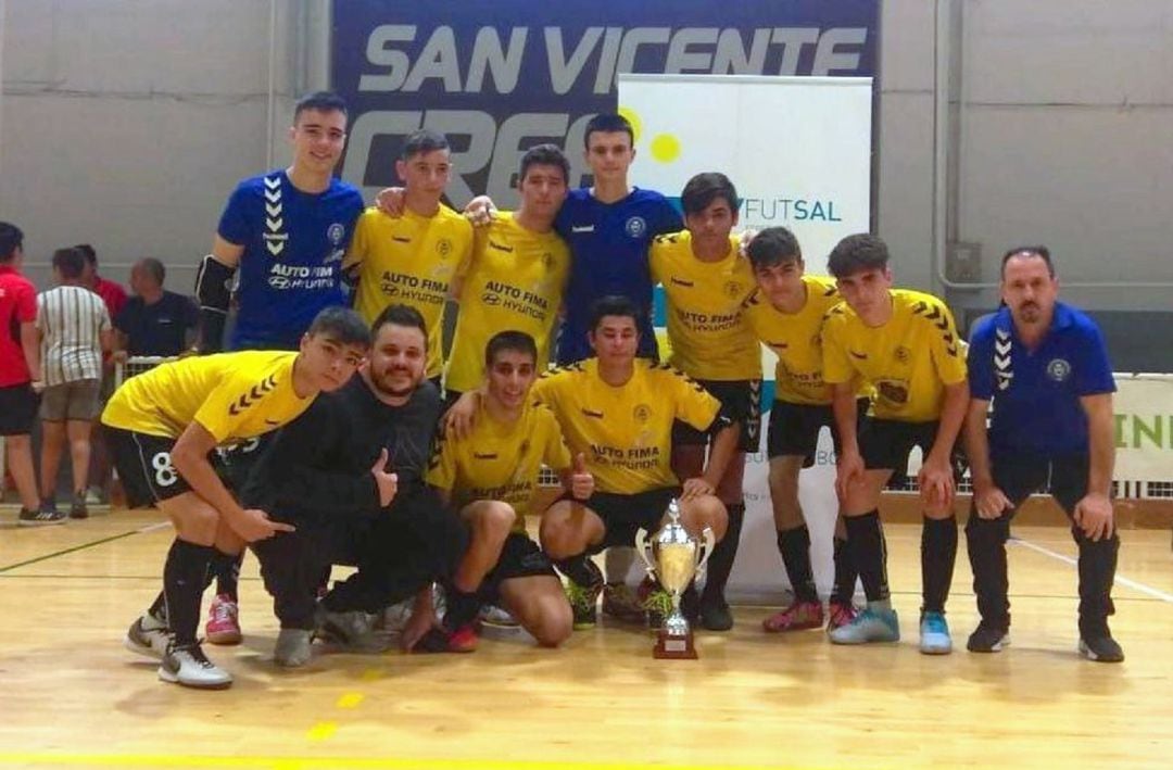 Los cadetes del Nueva Elda han cuajado una temporada destacada