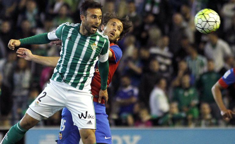 Molinero y Verdú, durante el Betis - Levante del Villamarín.