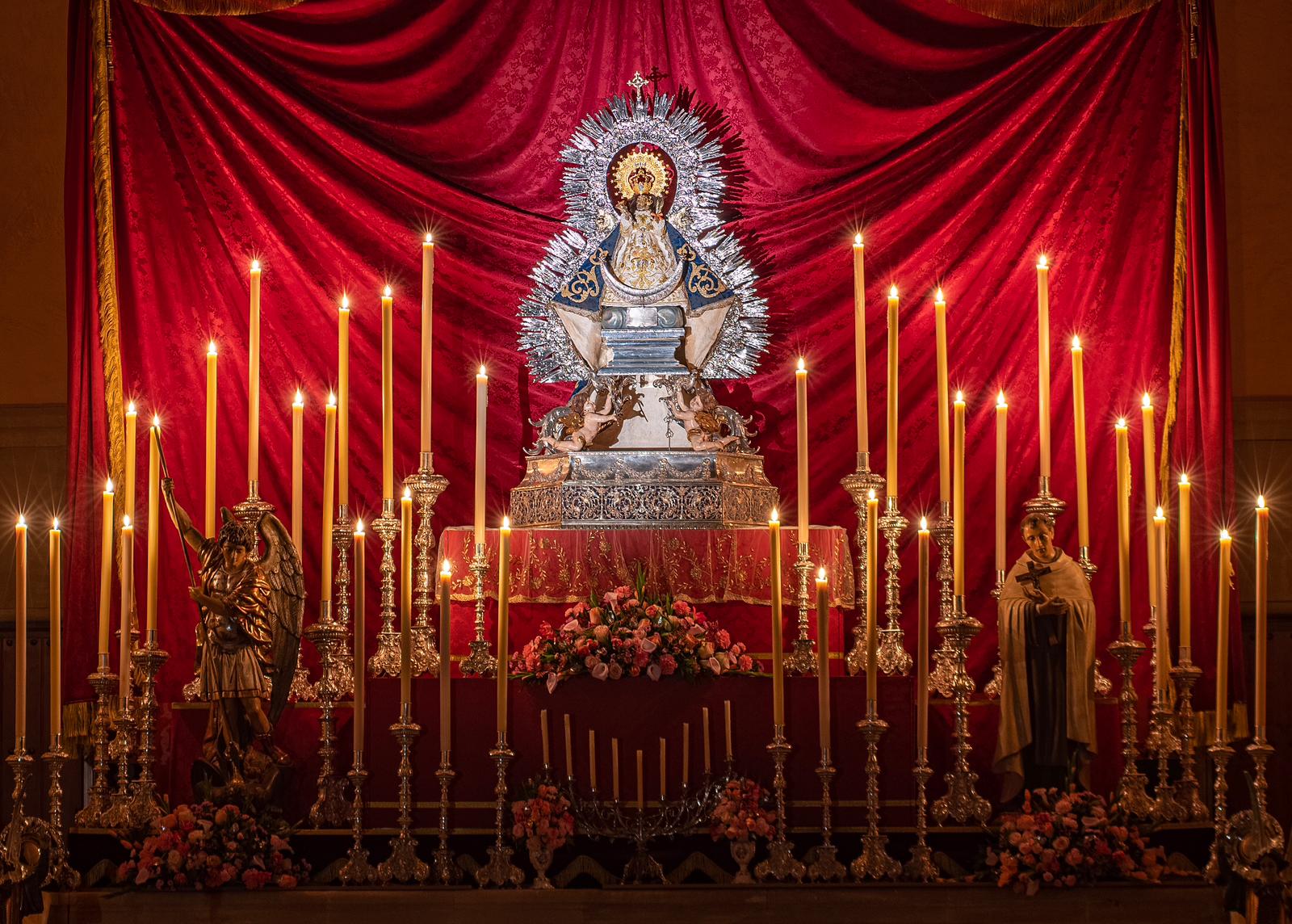 La Virgen de Guadalupe, Patrona de Úbeda, en su altar de cultos.